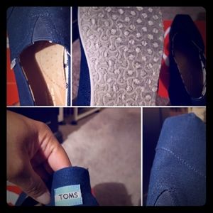 Worn once, sole is in tracks, canvas and inside